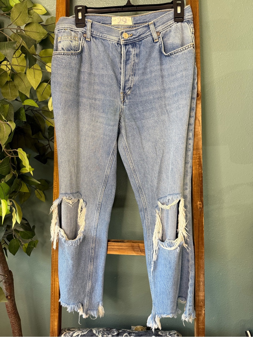 We The Free Womens 29 Maggie Ripped Crop Straight Leg Jeans